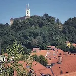 Bela & Vista Penthouse - Castle View In Old Town Lubiana