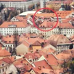 Bela & Vista Penthouse - Castle View In Old Town Lubiana