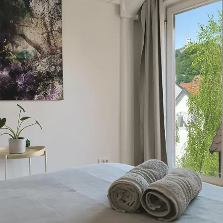 Bela & Vista Penthouse *