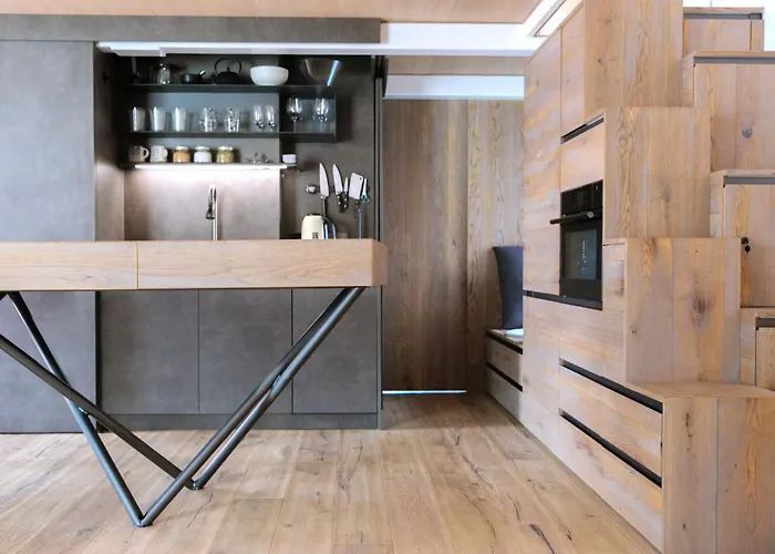 Bela & Vista Penthouse Apartment *