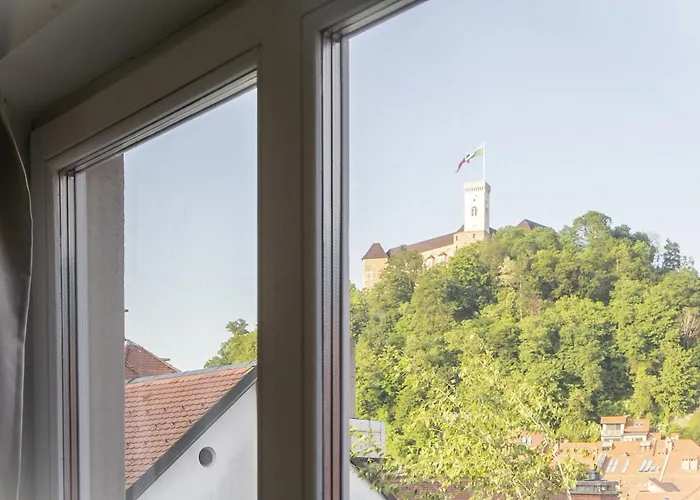 Bela & Vista Penthouse - Castle View In Old Town 卢布尔雅那